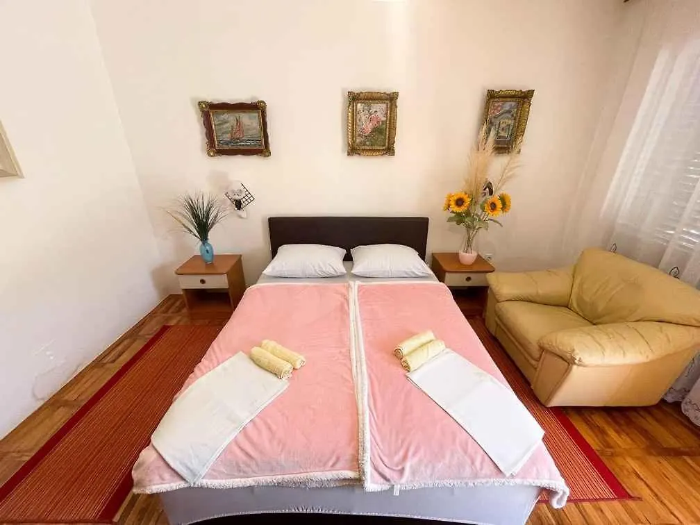 Apartment In Jadranovo 41878